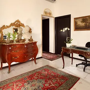 Гостевой дом Roma Central Guest House