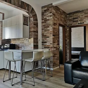  Apartment Queen East Italy